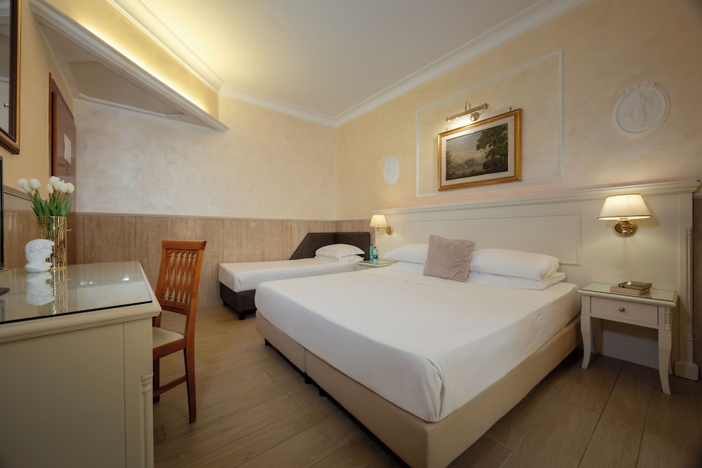 Hotel Palladium Palace — Hotel rooms in Rome, Lazio