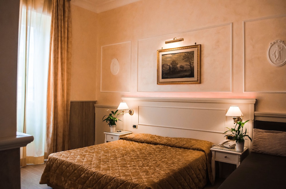 Hotel Palladium Palace — Hotel rooms in Rome, Lazio