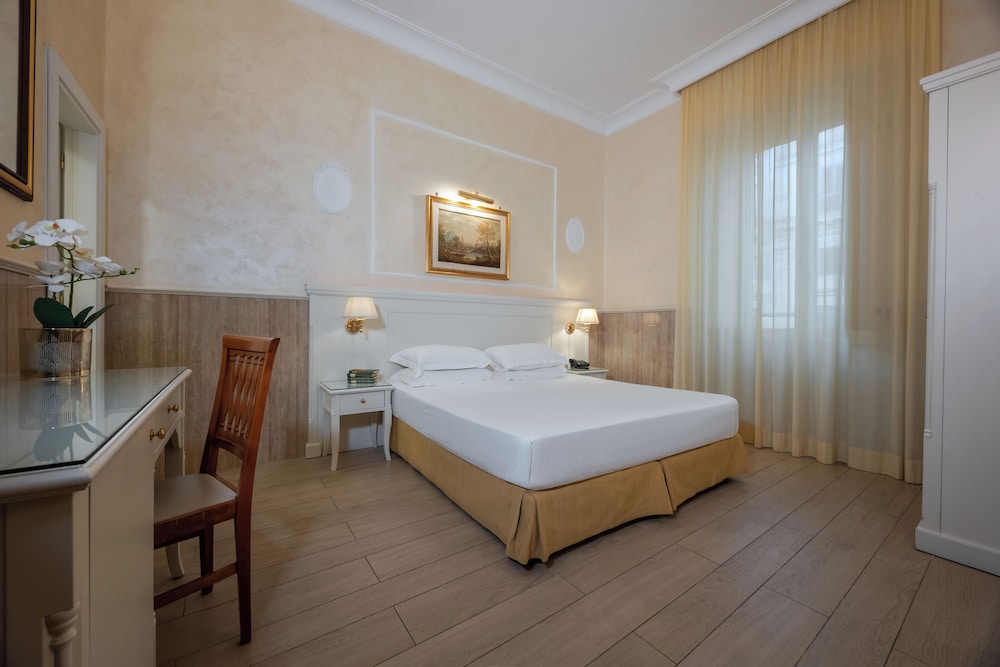Hotel Palladium Palace — Hotel rooms in Rome, Lazio