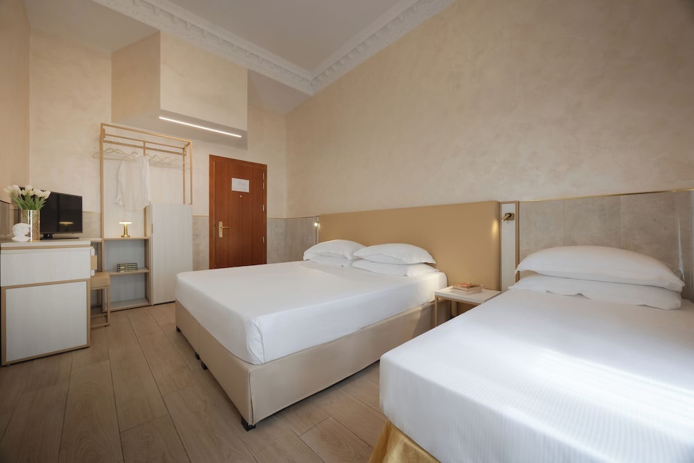 Hotel Palladium Palace — Hotel rooms in Rome, Lazio