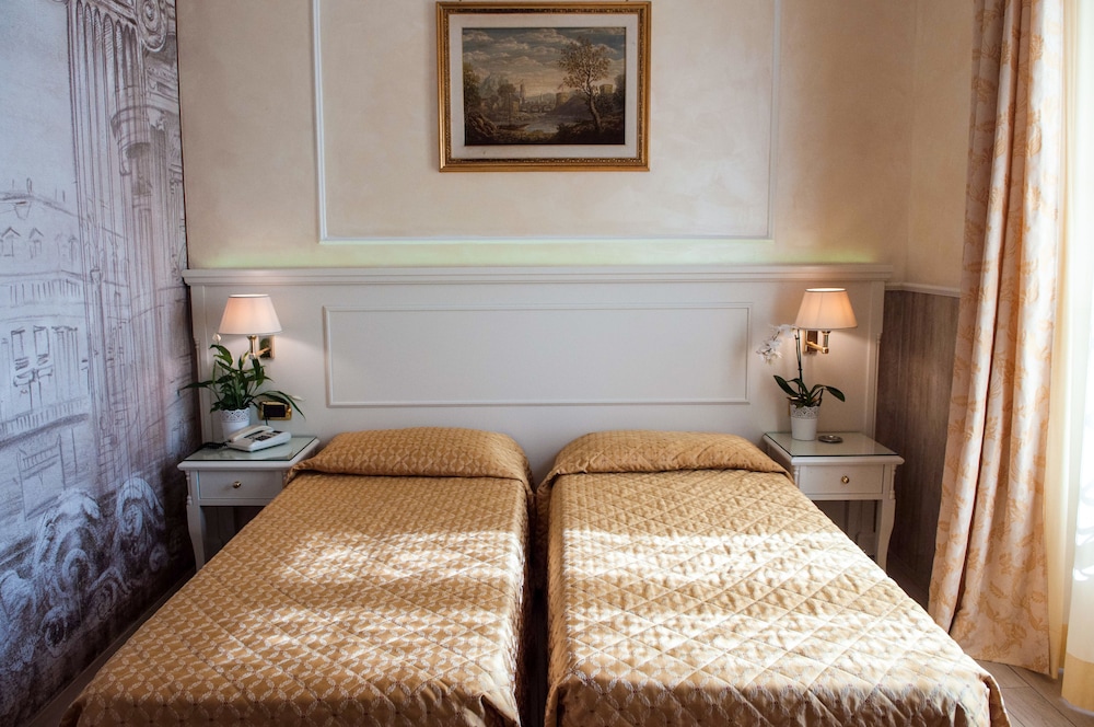 Hotel Palladium Palace — Hotel rooms in Rome, Lazio