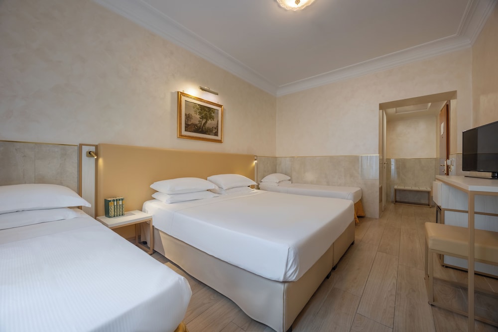 Hotel Palladium Palace — Hotel rooms in Rome, Lazio
