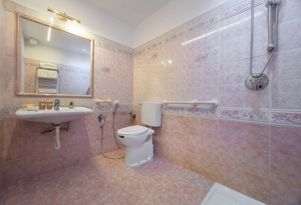 Hotel Palladium Palace — Hotel rooms in Rome, Lazio