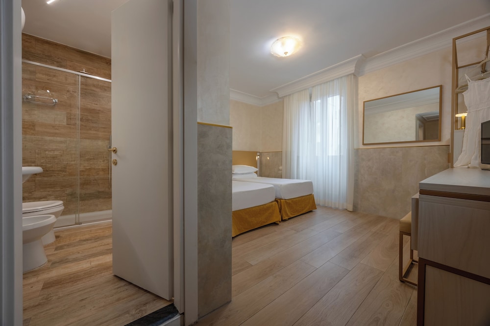 Hotel Palladium Palace — Hotel rooms in Rome, Lazio