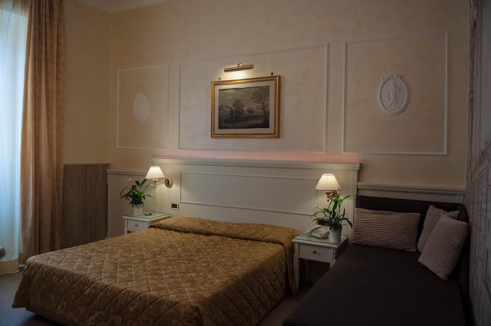 Hotel Palladium Palace — Hotel rooms in Rome, Lazio