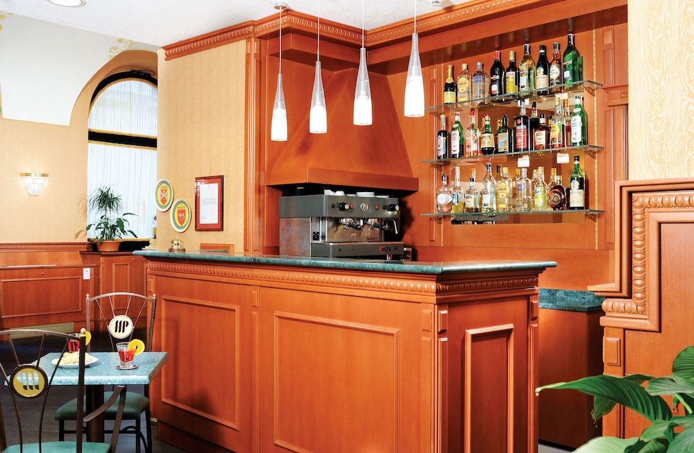 Hotel Patria — Restaurant & bars in Rome, Lazio