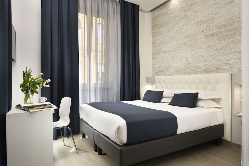 Hotel Patria — Hotel rooms in Rome, Lazio