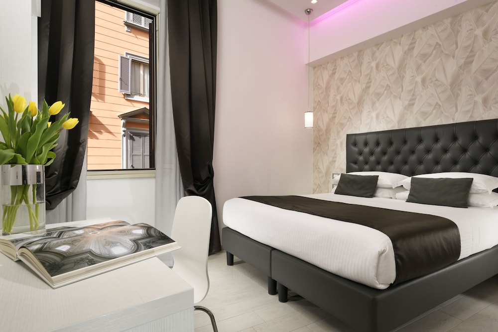 Hotel Patria — Hotel rooms in Rome, Lazio