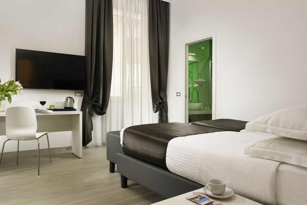 Hotel Patria — Hotel rooms in Rome, Lazio