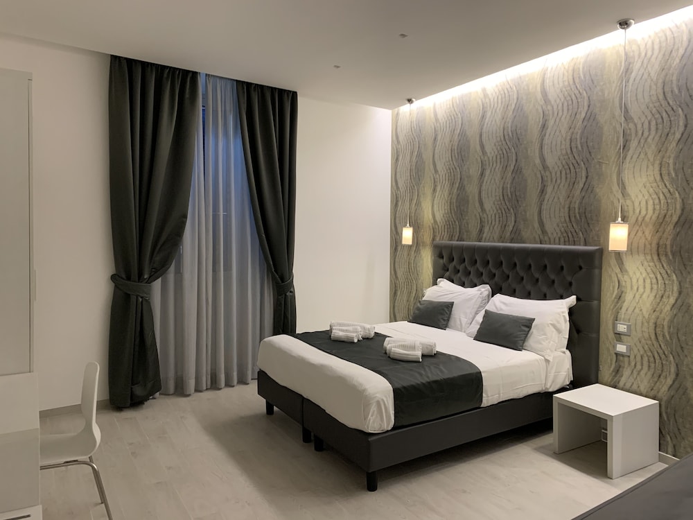 Hotel Patria — Hotel rooms in Rome, Lazio