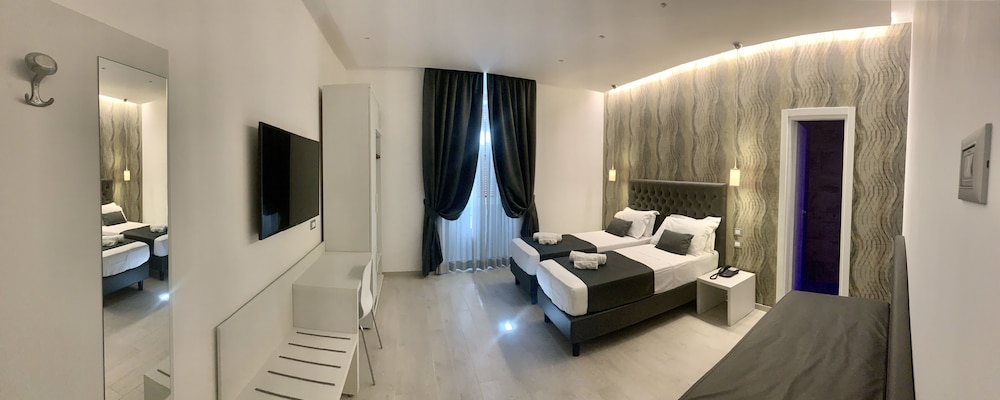 Hotel Patria — Hotel rooms in Rome, Lazio