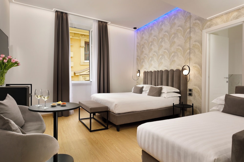 Hotel Patria — Hotel rooms in Rome, Lazio