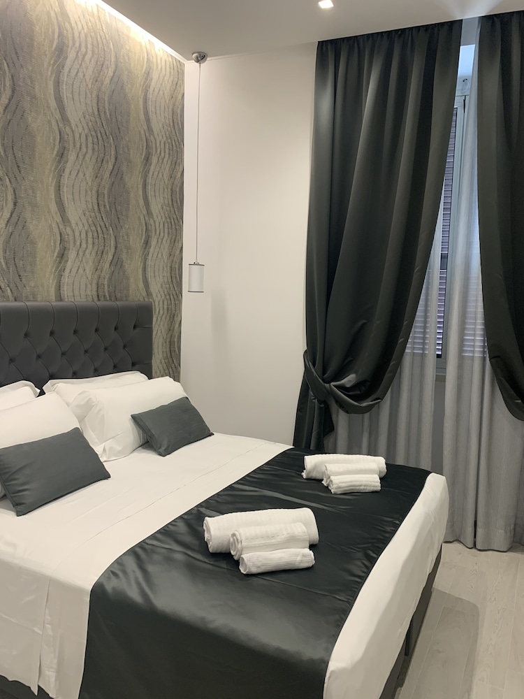 Hotel Patria — Hotel rooms in Rome, Lazio