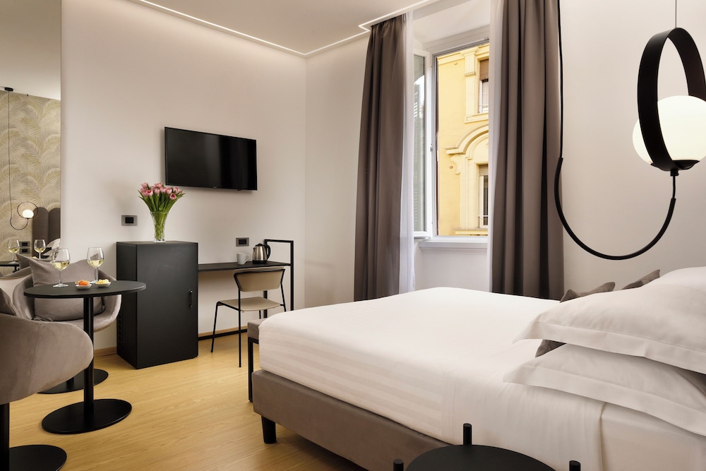 Hotel Patria — Hotel rooms in Rome, Lazio