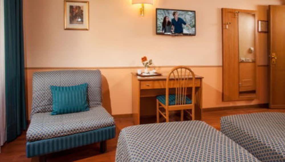 Hotel Piemonte — Hotel rooms in Rome, Lazio