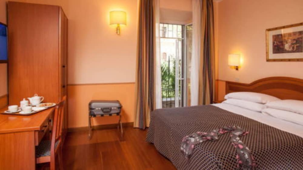 Hotel Piemonte — Hotel rooms in Rome, Lazio