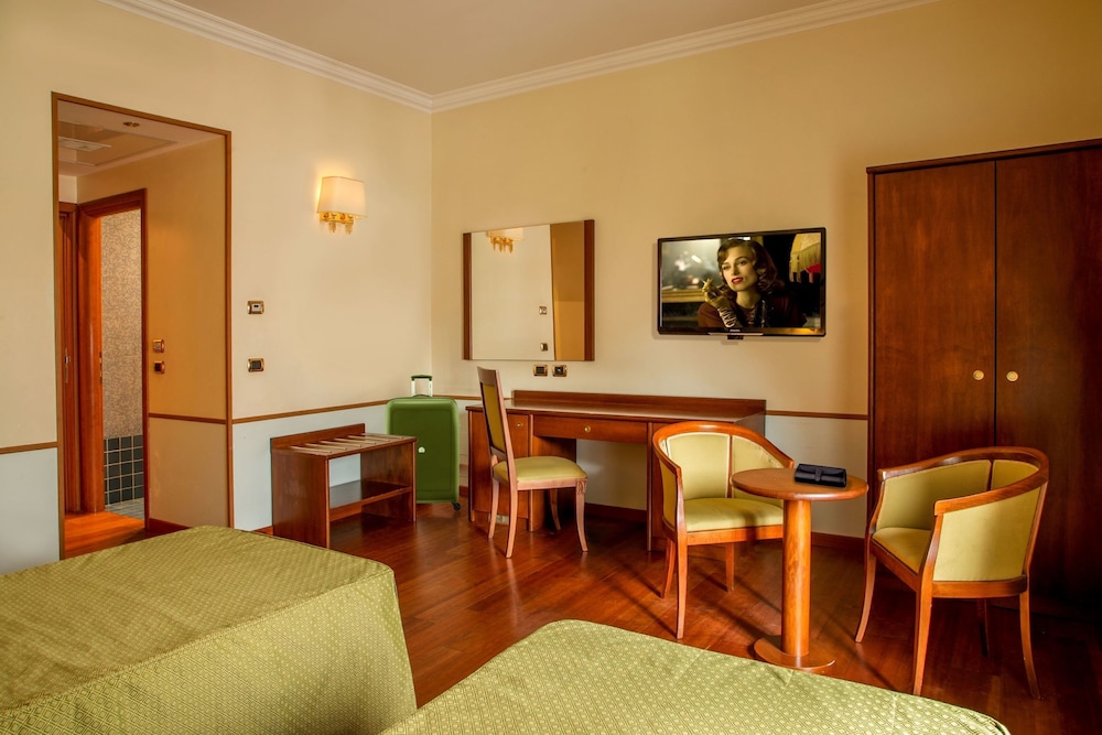 Hotel Piemonte — Hotel rooms in Rome, Lazio
