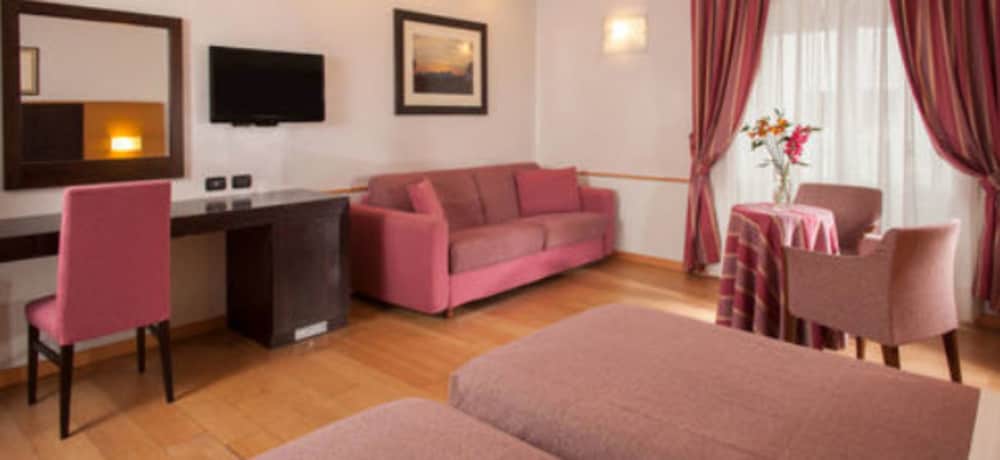 Hotel Piemonte — Hotel rooms in Rome, Lazio
