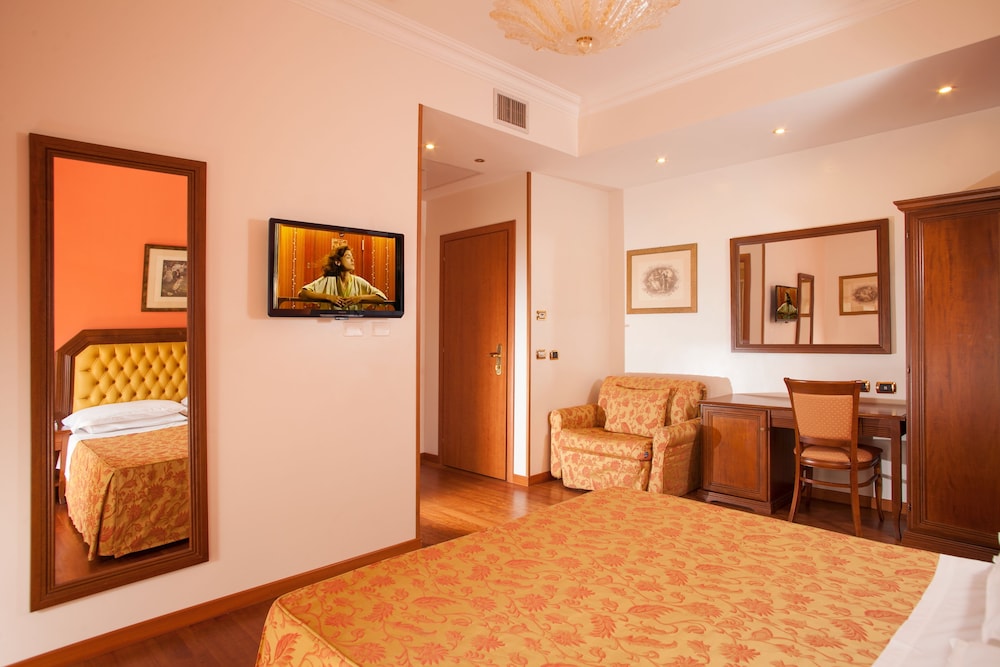 Hotel Piemonte — Hotel rooms in Rome, Lazio