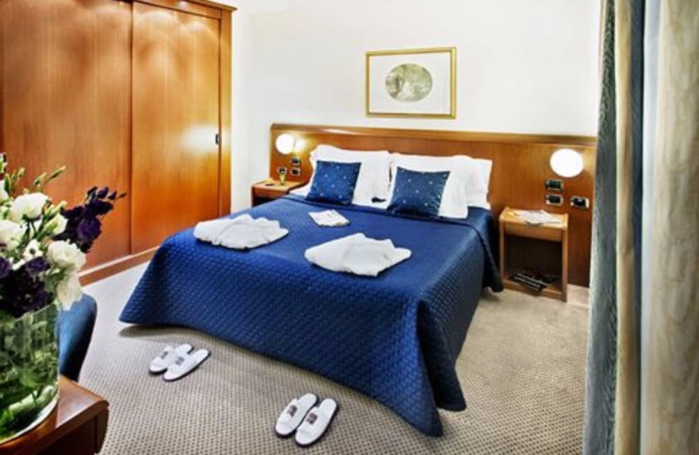 Hotel Ponte Sisto — Hotel rooms in Rome, Lazio