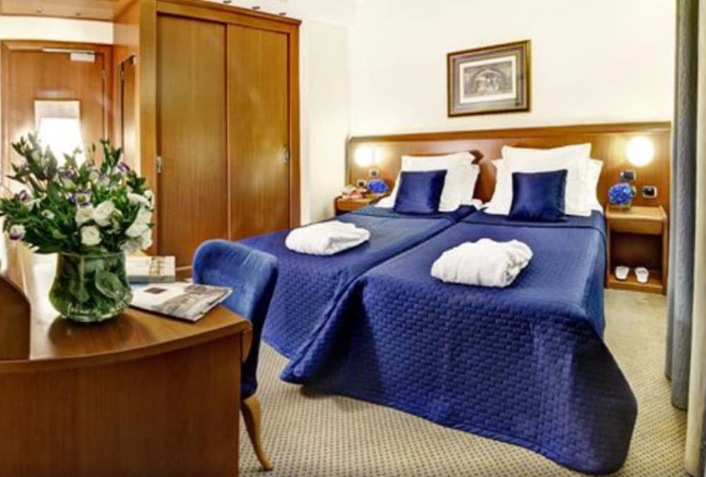 Hotel Ponte Sisto — Hotel rooms in Rome, Lazio