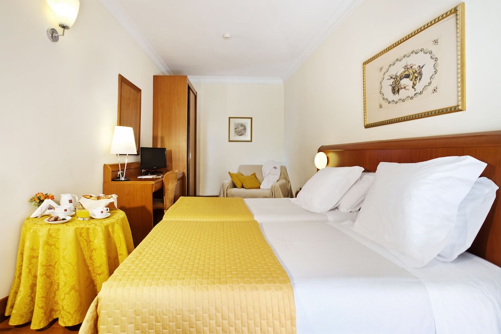 Hotel Ponte Sisto — Hotel rooms in Rome, Lazio