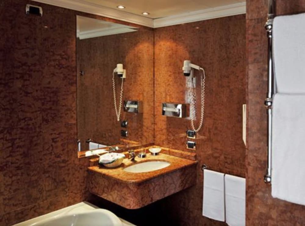 Hotel Ponte Sisto — Hotel rooms in Rome, Lazio