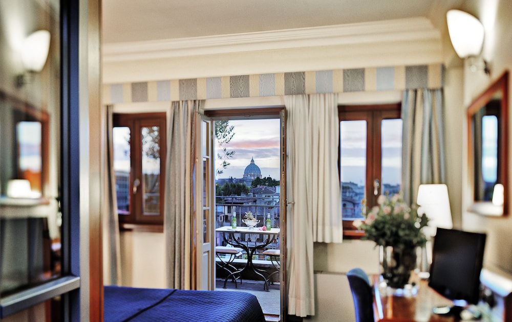Hotel Ponte Sisto — Hotel rooms in Rome, Lazio