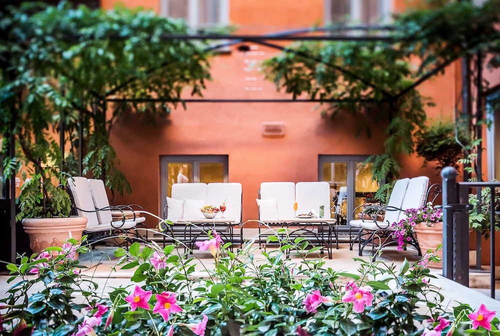 Hotel Ponte Sisto — Hotel building in Rome, Lazio