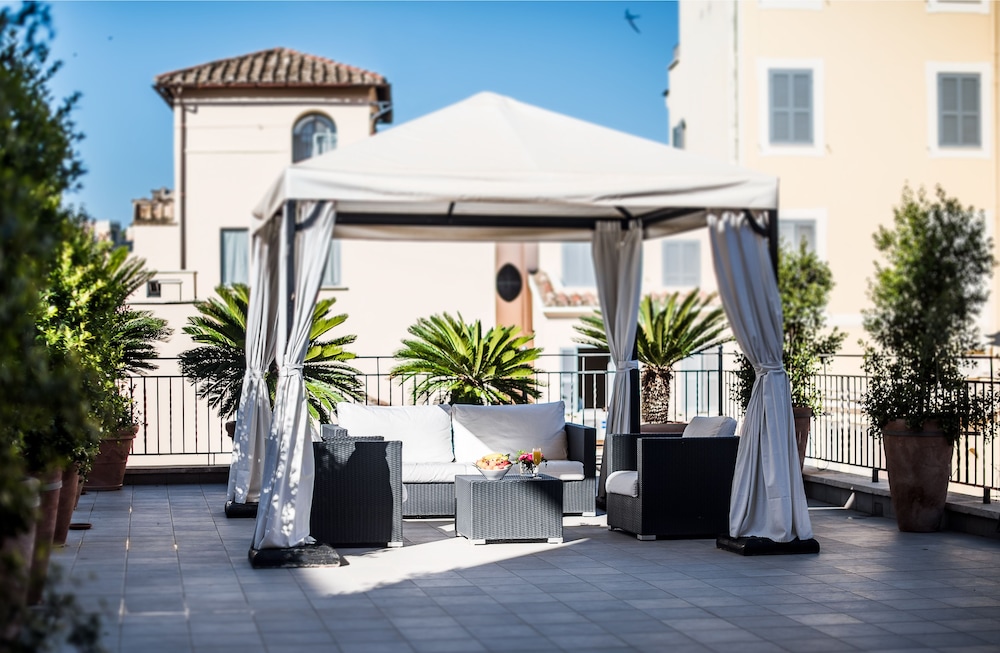 Hotel Ponte Sisto — Hotel building in Rome, Lazio