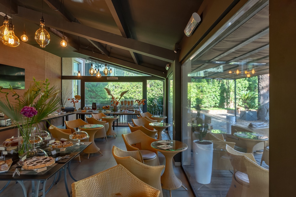 Hotel Principe Torlonia — Restaurant & bars in Rome, Lazio