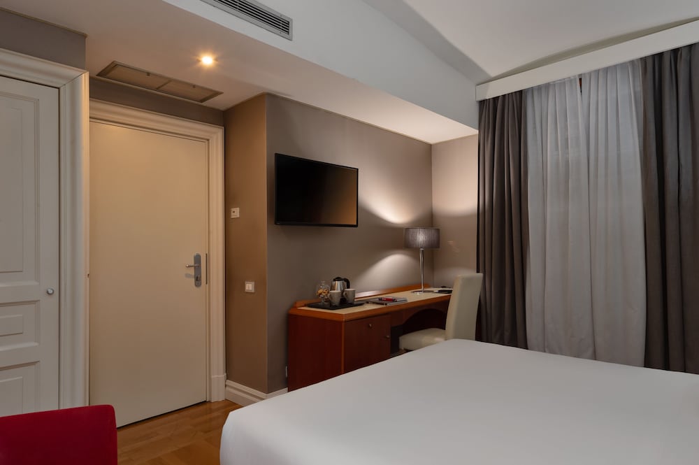 Hotel Principe Torlonia — Hotel rooms in Rome, Lazio