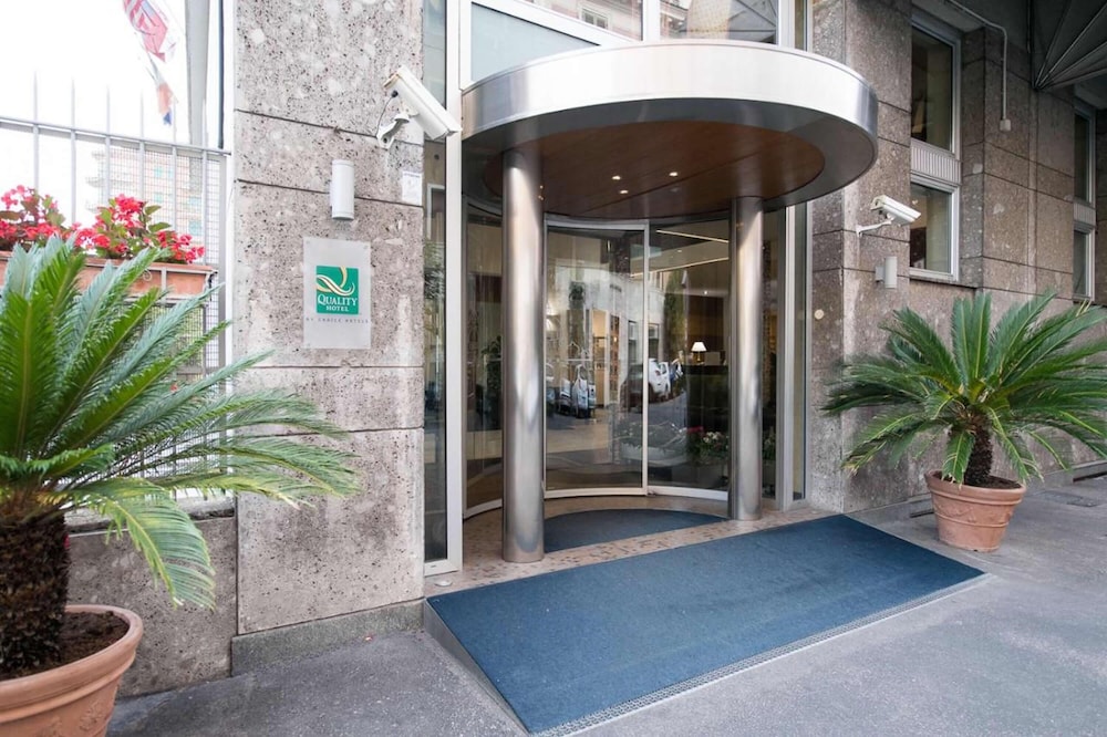 Quality Hotel Nova Domus — Hotel building in Rome, Lazio