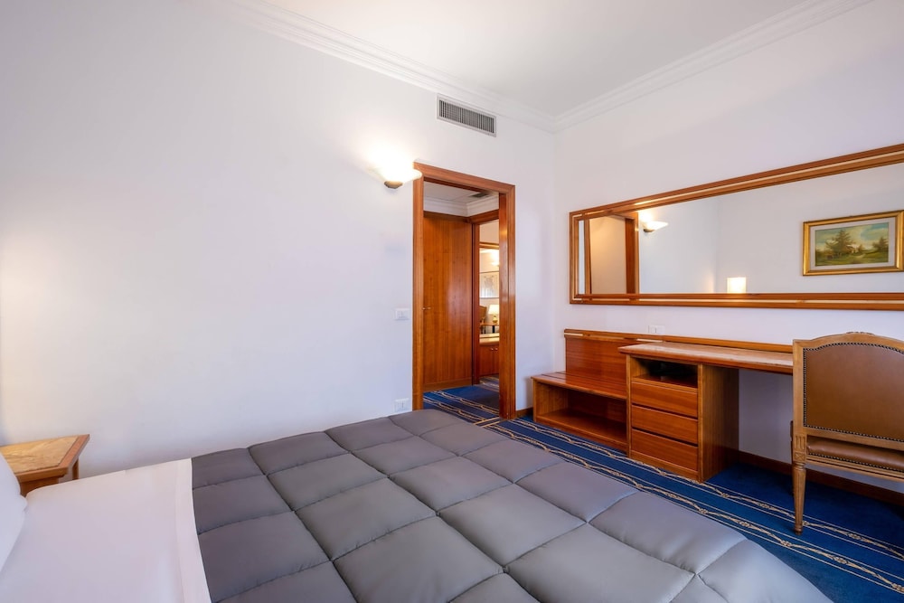 Quality Hotel Nova Domus — Hotel rooms in Rome, Lazio