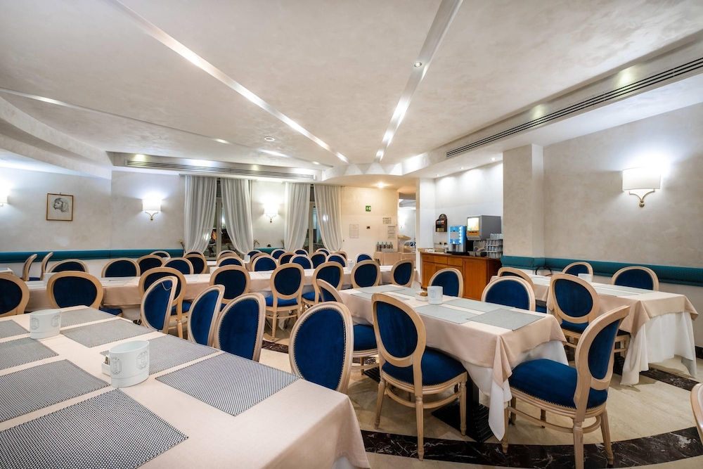 Quality Hotel Nova Domus — Restaurant & bars in Rome, Lazio