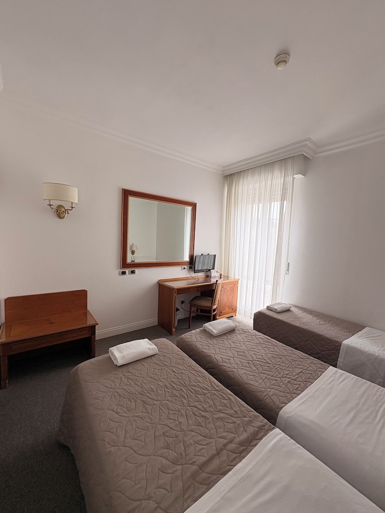 Quality Hotel Nova Domus — Hotel rooms in Rome, Lazio