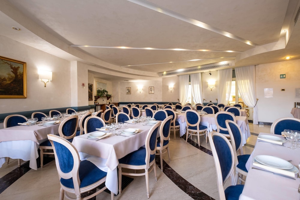 Quality Hotel Nova Domus — Restaurant & bars in Rome, Lazio