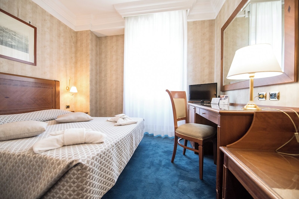 Quality Hotel Nova Domus — Hotel rooms in Rome, Lazio