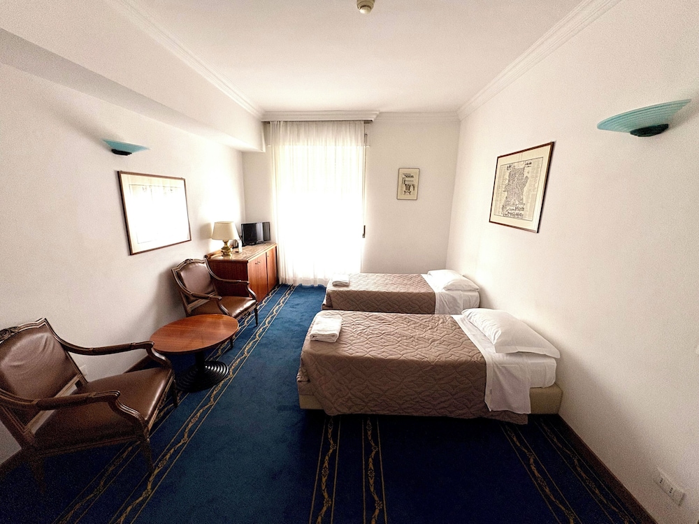 Quality Hotel Nova Domus — Hotel rooms in Rome, Lazio