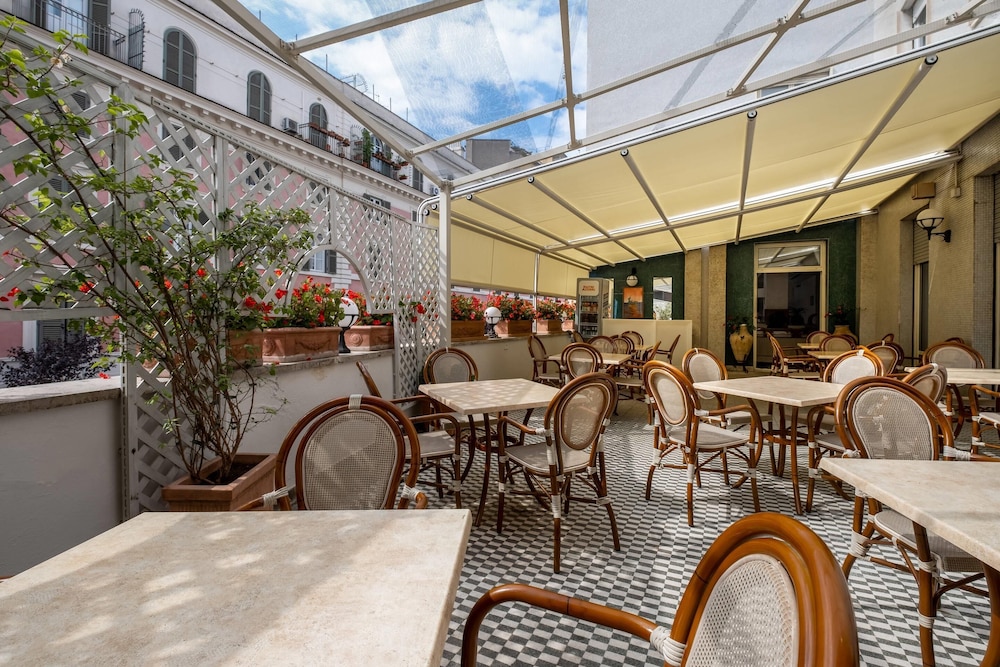 Quality Hotel Nova Domus — Restaurant & bars in Rome, Lazio