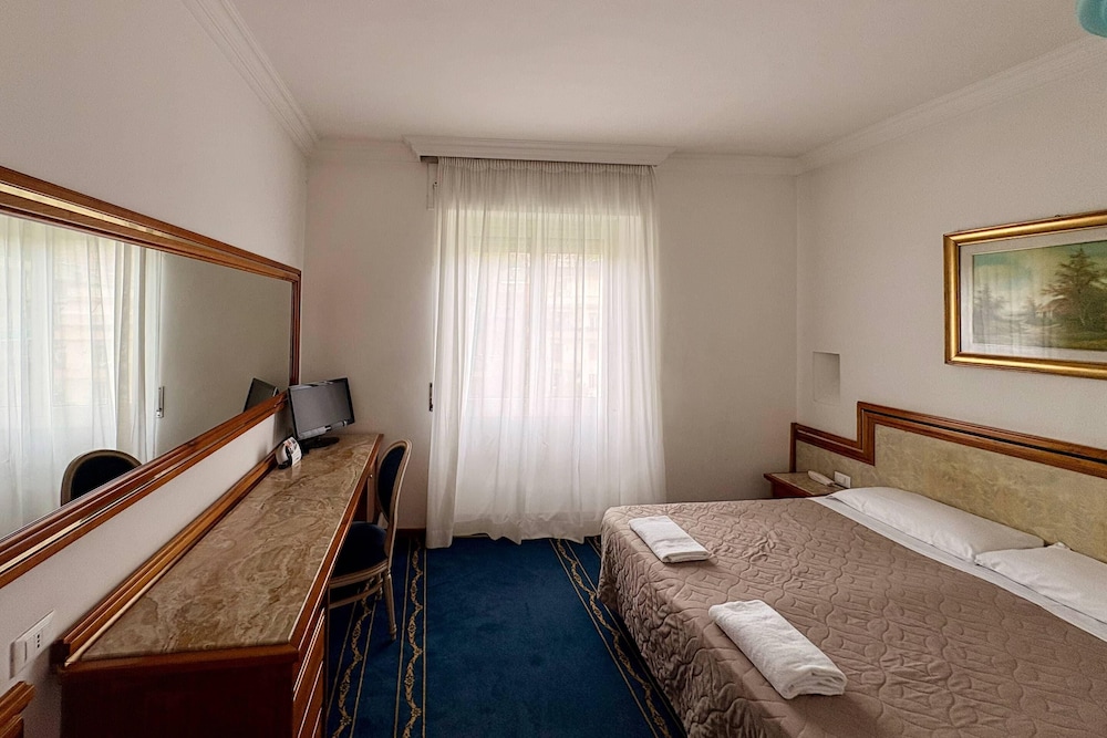 Quality Hotel Nova Domus — Hotel rooms in Rome, Lazio