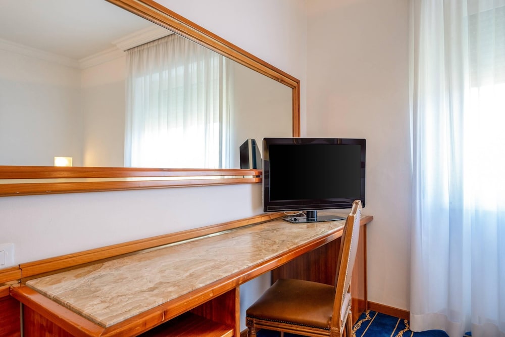 Quality Hotel Nova Domus — Hotel rooms in Rome, Lazio