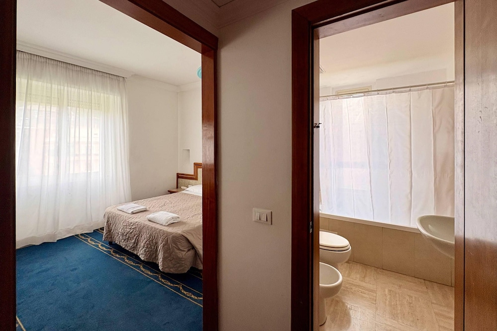Quality Hotel Nova Domus — Hotel rooms in Rome, Lazio