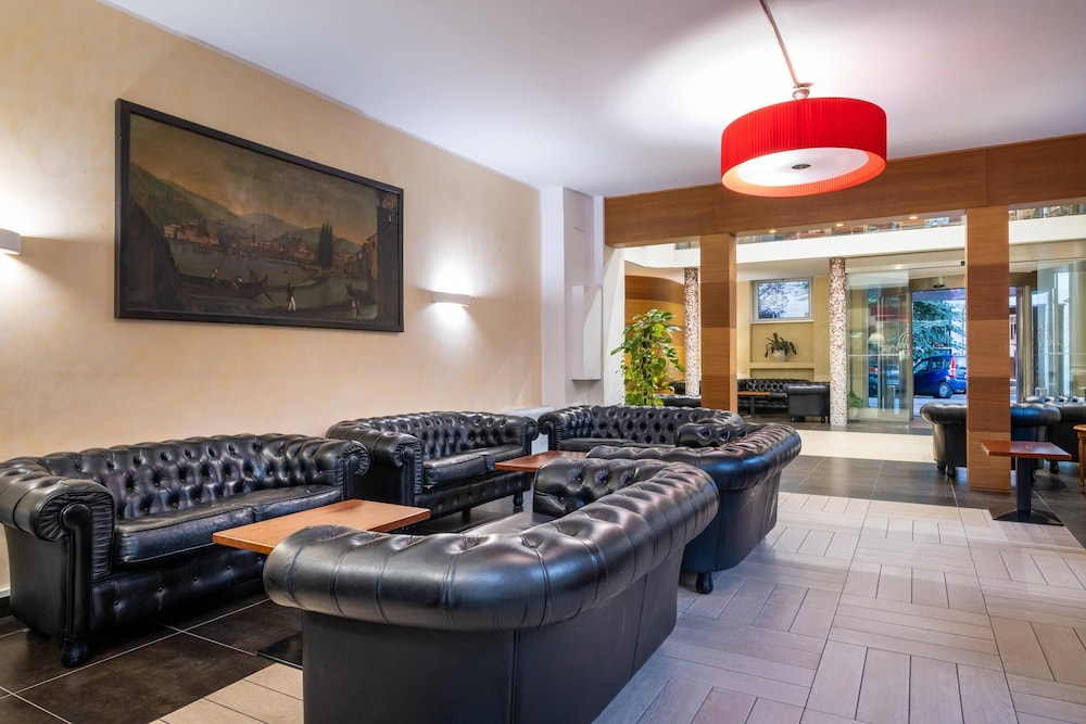 Quality Hotel Nova Domus — Hotel building in Rome, Lazio