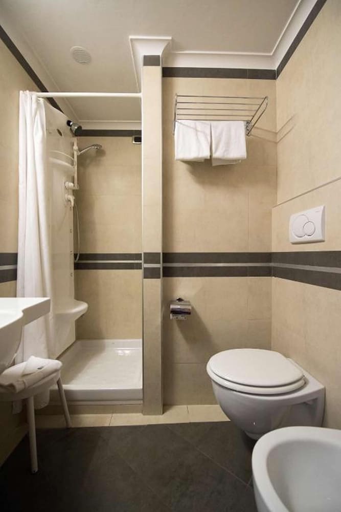 Quality Hotel Nova Domus — Hotel rooms in Rome, Lazio