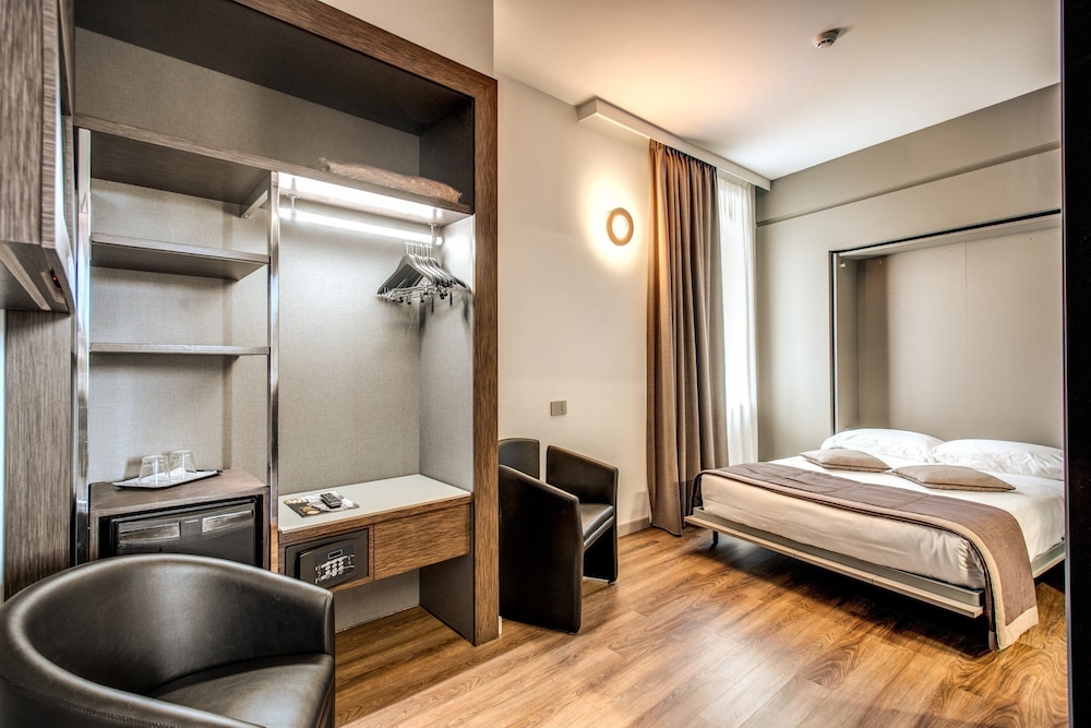 Al Manthia Hotel - Trevi Hotels Group — Hotel rooms in Rome, Lazio