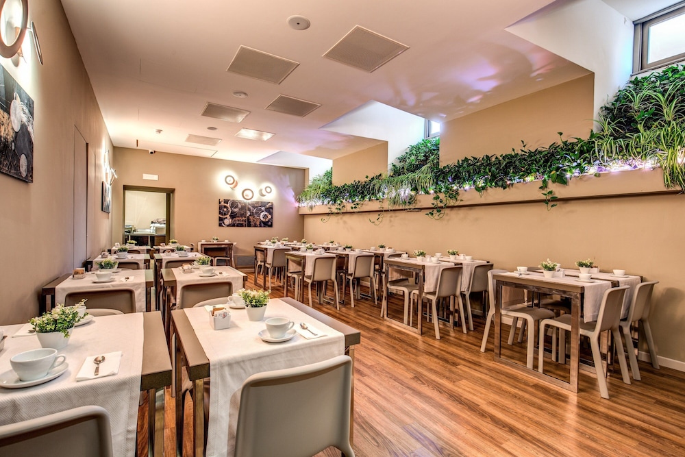 Al Manthia Hotel - Trevi Hotels Group — Restaurant & bars in Rome, Lazio