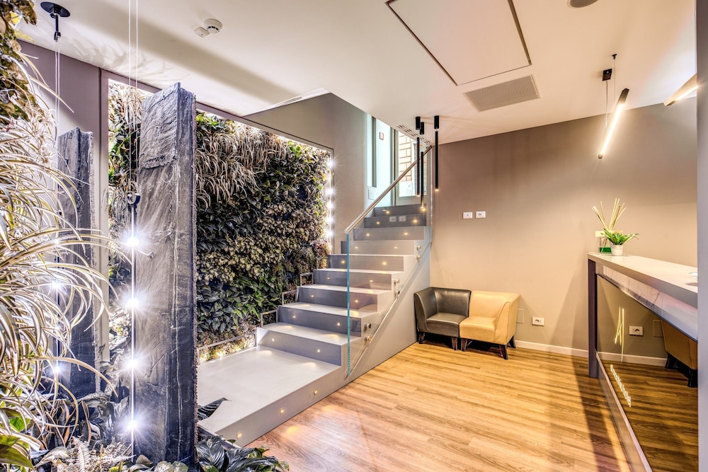 Al Manthia Hotel - Trevi Hotels Group — Hotel building in Rome, Lazio