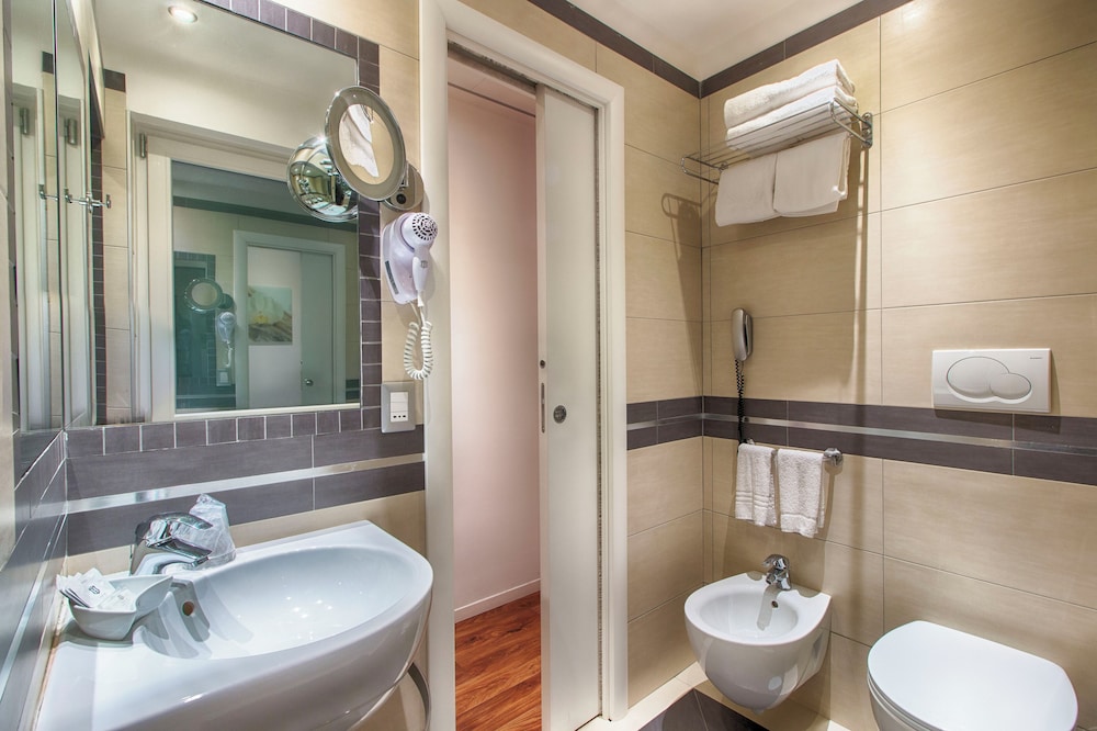 Raganelli Hotel — Hotel rooms in Rome, Lazio