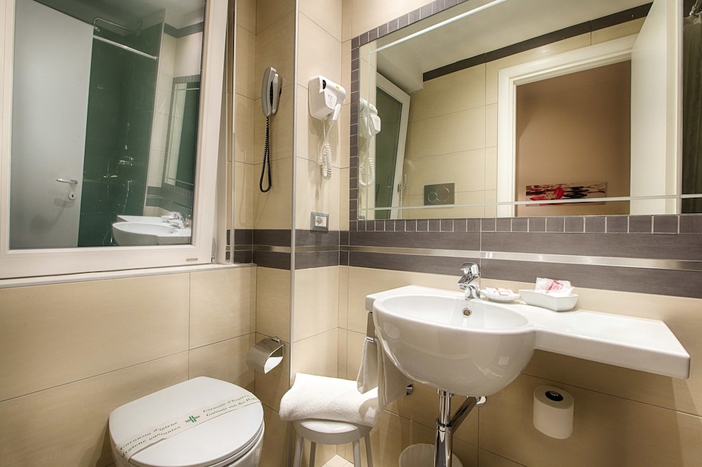 Raganelli Hotel — Hotel rooms in Rome, Lazio